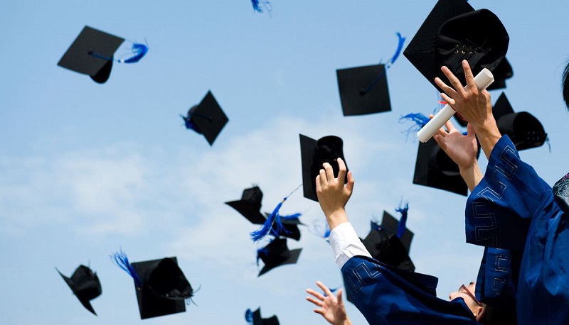 Addio tesi di laurea: la proposta di Scienze Politiche a Torino