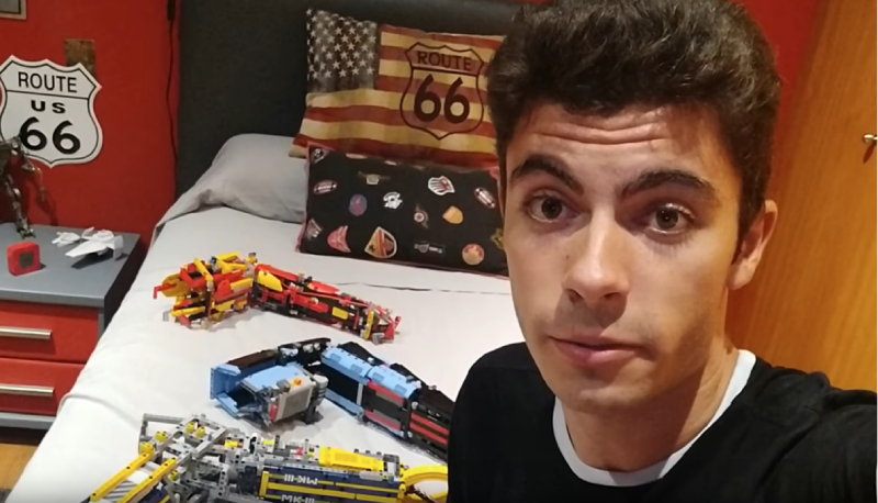 Diciannovenne costruisce protesi con i Lego per aiutare chi non se le può permettere