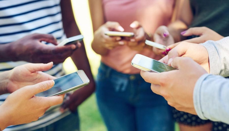 Giovani “affamati” di Giga, nel panico senza la Rete. Instagram, WhatsApp e le App di streaming musicale sono irrinunciabili