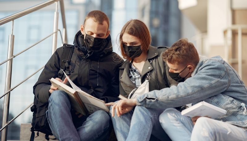 Università, in presenza dopo Pasqua in base alle zone