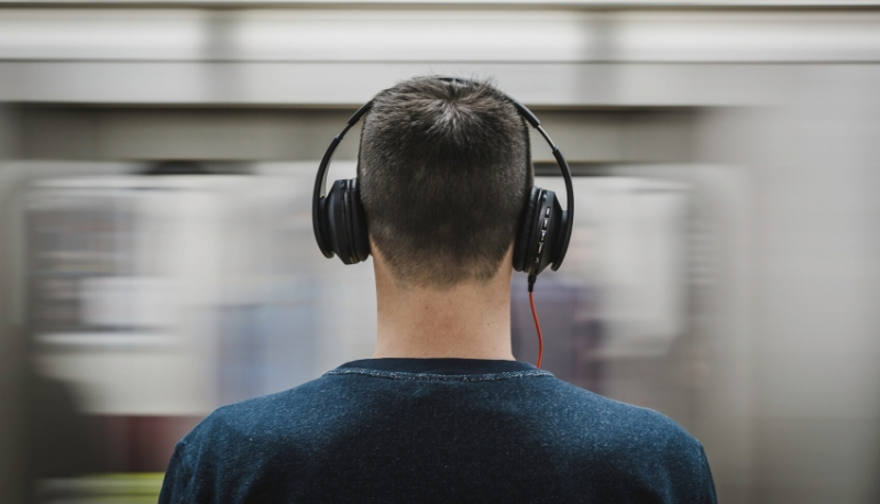 Musica 8D: cos’è e come funziona l’effetto "surround" diventato virale