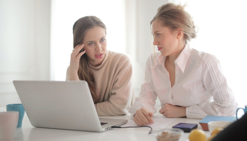 Copiare in videolezione: arriva l’app che riconosce chi imbroglia o è distratto