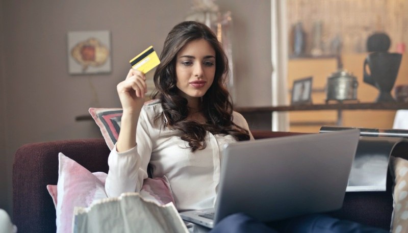 Pagamenti senza contanti, come funzionano? Digital wallet, carte e non solo: guida aggiornata al cashless