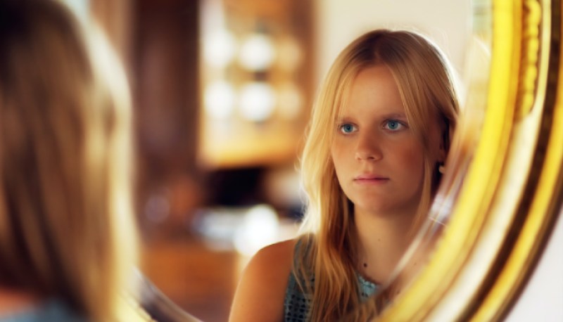 Body shaming e stereotipi di genere, 9 adolescenti su 10 hanno subito critiche sull’aspetto fisico. Anche dagli adulti…