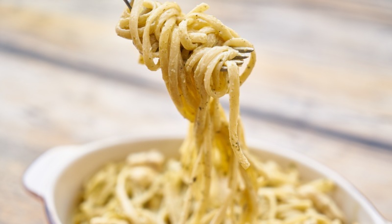 Pasta al forno per merenda a scuola: 10 studenti rischiano la sospensione
