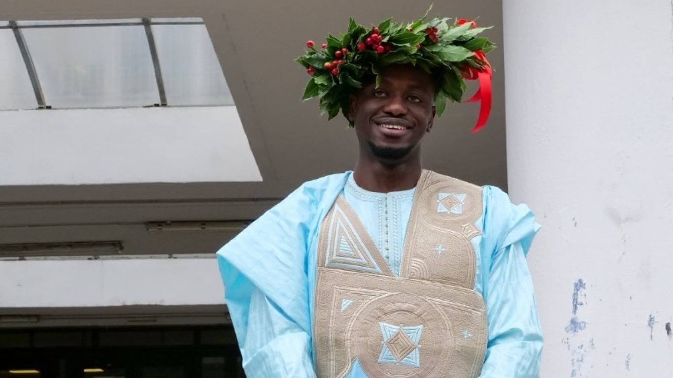 Si laurea in Biologia con tesi sulle cellule staminali: era arrivato in Italia dal Gambia su un barcone