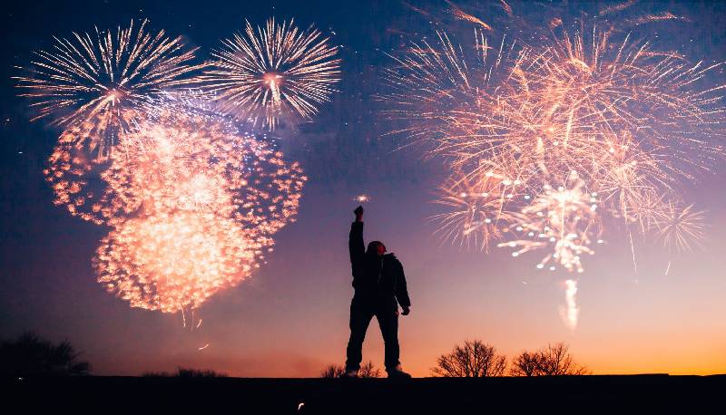 "Cosa fai a Capodanno?": 10 scuse credibili per la fatidica domanda