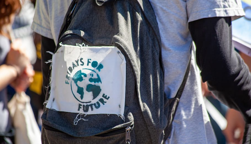 Cop26, quasi 1 studente su 2 è sceso in piazza per il clima. Scuola decisiva nell’educazione ambientale