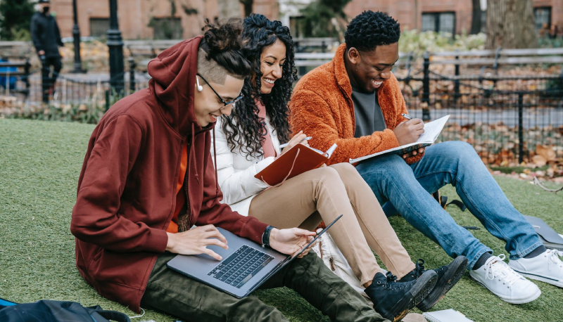 Università, alla Bicocca lezione all’aperto per No Green Pass