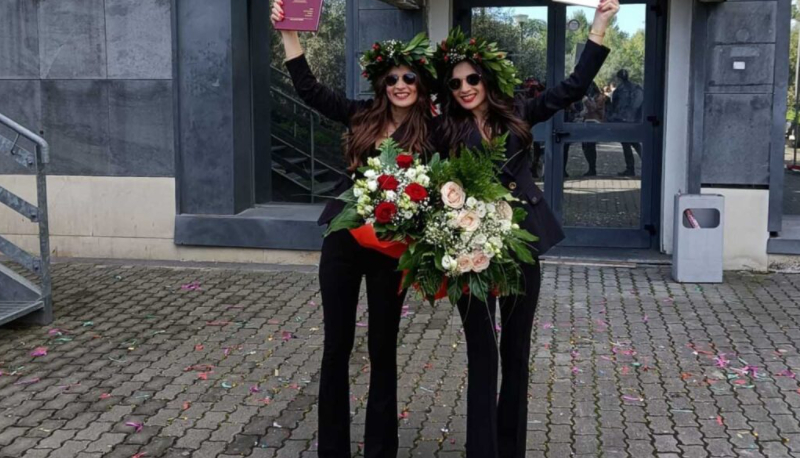 Gemelle si laureano in ingegneria, hanno sempre sostenuto gli esami insieme: "Ci chiedevano se ci scambiavamo"