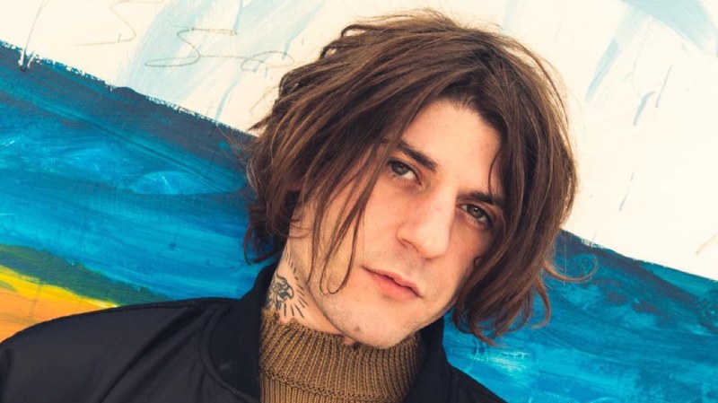 Chi è Rkomi, il primo rapper a Sanremo 2022