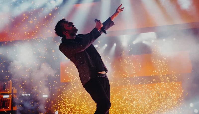 Chi è Cesare Cremonini, ospite della terza serata di Sanremo 2022: la passione per il Bologna e l’amicizia con Gianni Morandi