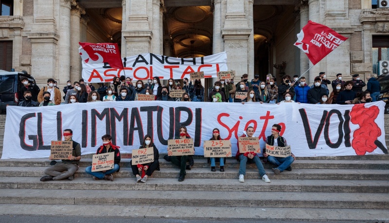 Elezioni 2022: PCTO, qual è la posizione dei politici sull’alternanza scuola lavoro?
