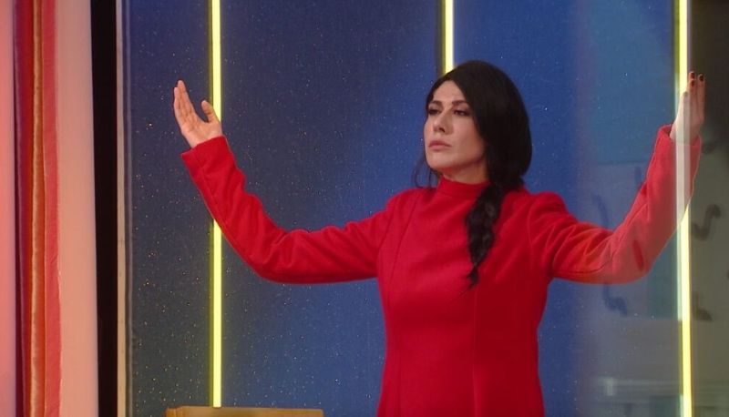 LOL 2, Chi è Marina Abramovic imitata da Virginia Raffaele