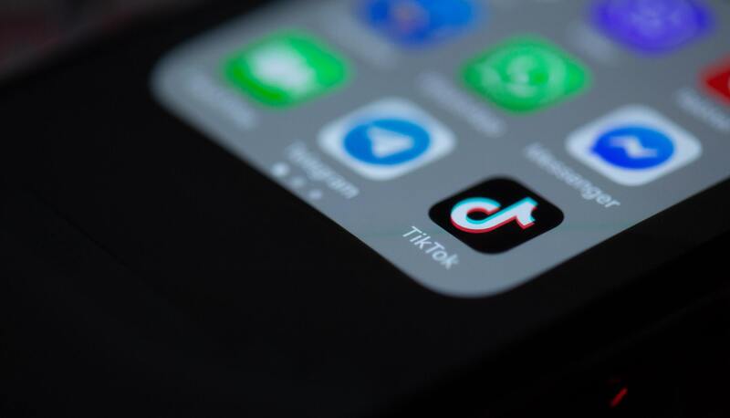 TikTok, i video e i profili da seguire che spiegano la guerra in Ucraina