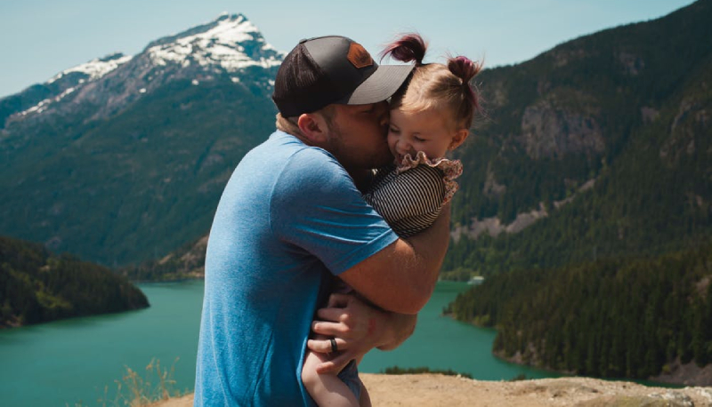 Festa del papà 2023, le migliori frasi per gli auguri