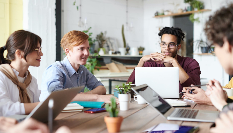 Meno smart working e più attività pratiche in realtà lavorative, purché in sicurezza. Ecco quando gli studenti promuovono i PCTO