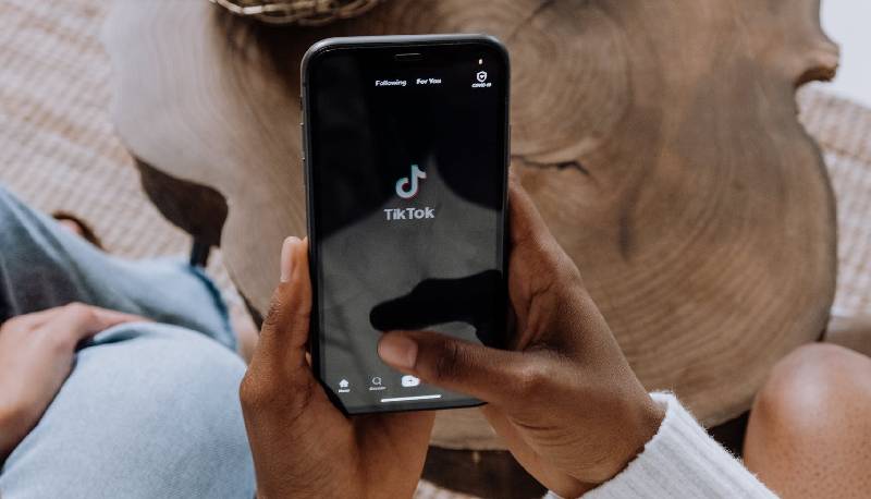 Come attivare su TikTok la cronologia dei video già visti 