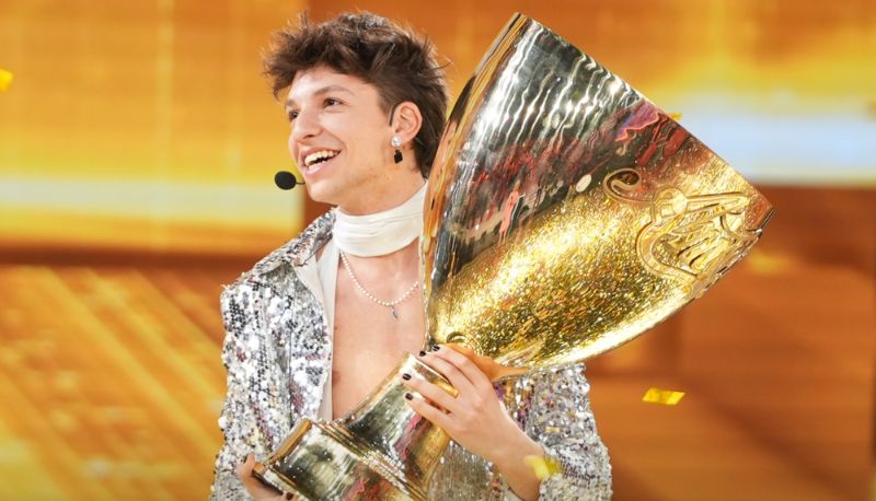 Luigi, da Amici 2022 al Future Hits Live 2022 di Radio Zeta dal vivo