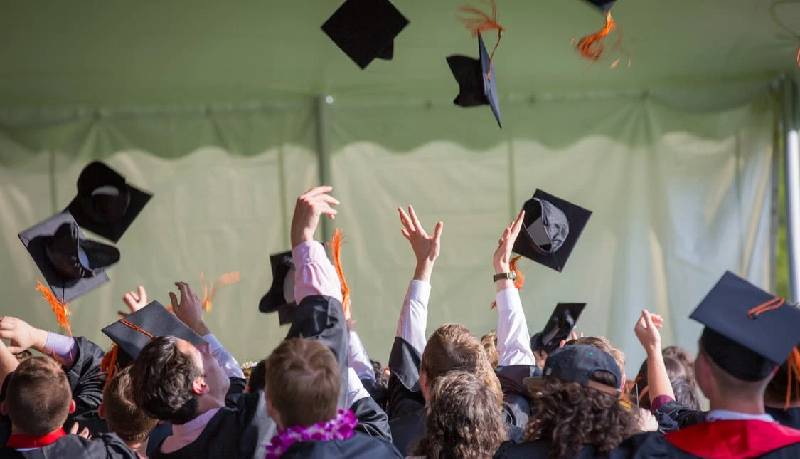 Laurearsi conviene, tirocini ed esperienze all’estero aumentano le chance di trovare lavoro. Gli informatici, ingegneri ed economisti più occupati