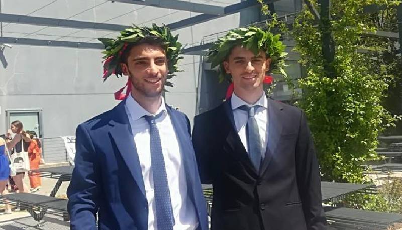 Alberto e Davide, i due gemelli si sono laureati in Medicina con 110 e lode