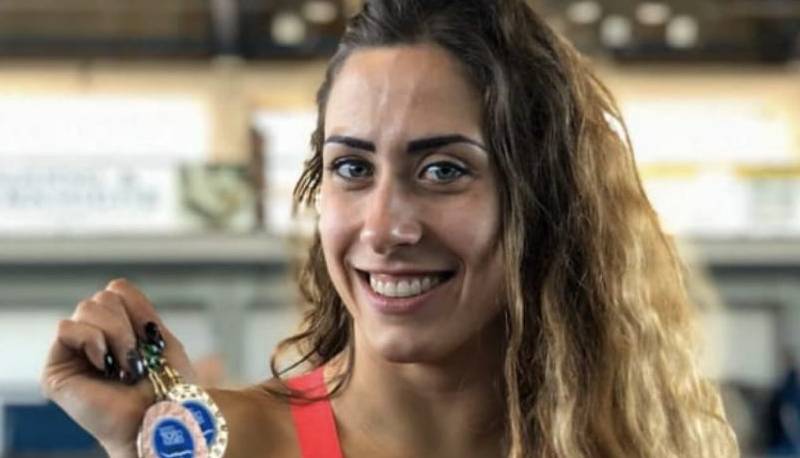 Muore per infarto a 27 anni, laurea alla memoria dall’università