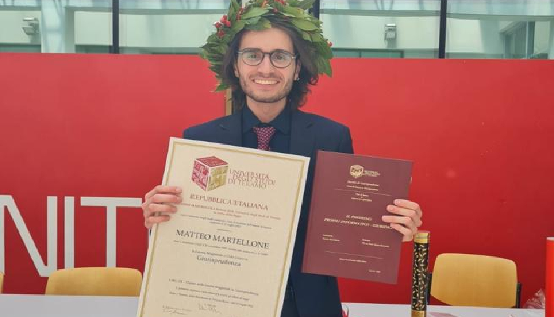 Matteo, sordo dall’età di 3 anni, si laurea in legge: “Grazie anche a chi mi ha deriso e ostacolato”