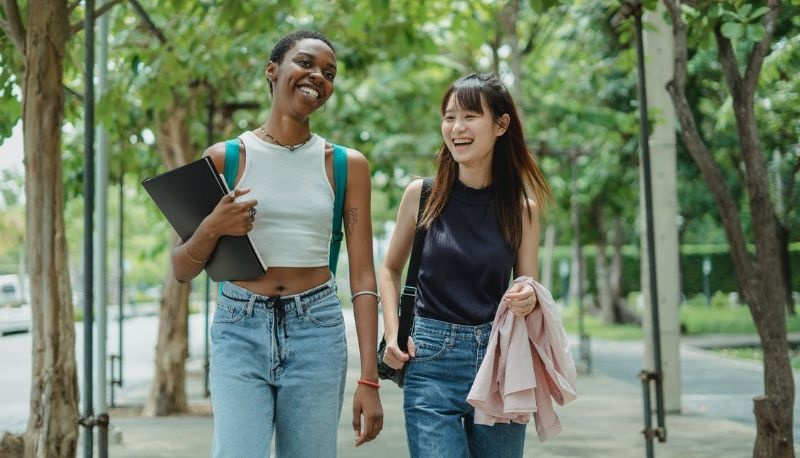 Outfit per il primo giorno di scuola: i consigli per uno stile originale