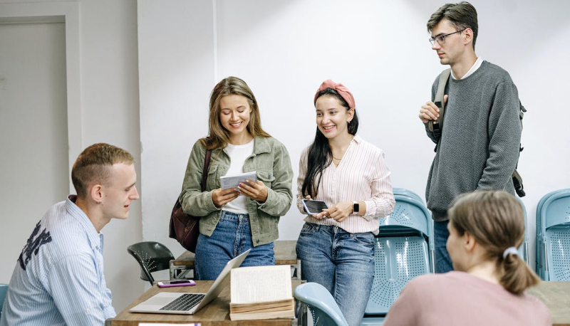 Buoni libro e 400 euro al mese per l’alloggio a chi fa l’università a Taranto