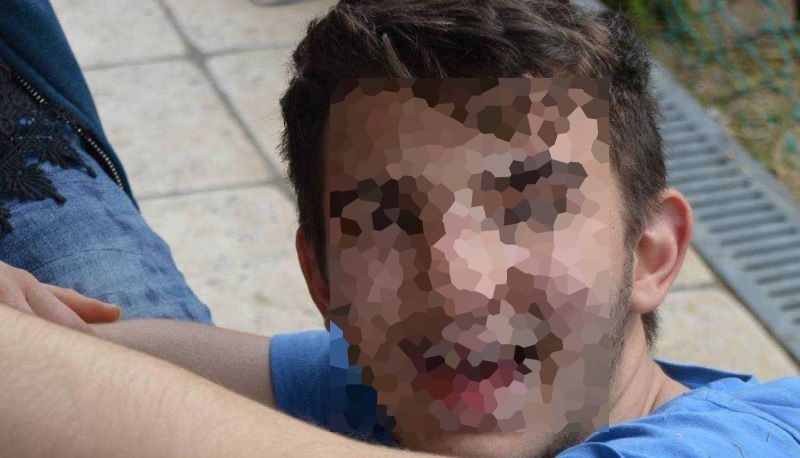 Riccardo muore in un incidente il giorno della sua laurea, ma all’università la discussione non era prevista