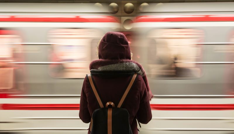 Quanto si aspetta alla fermata dell’autobus città per città?