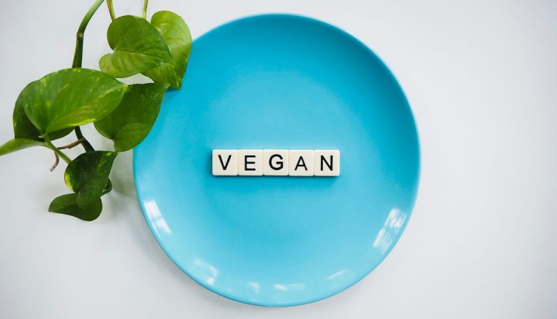 L’Università di Cambridge diventa "vegana": gli studenti non vogliono più carne e derivati animali