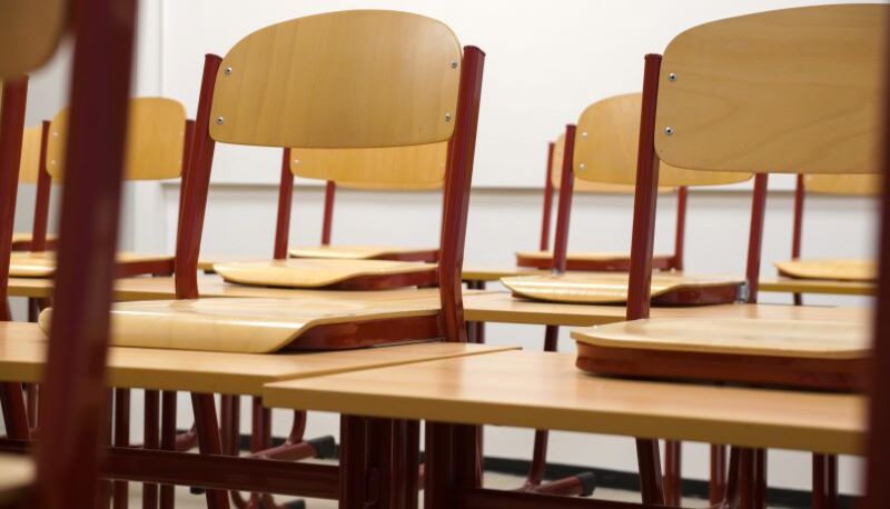 Ragazza di 19 anni trovata morta all’università, impiccata con una sciarpa