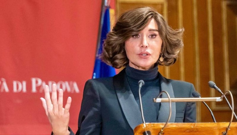 Università, la ministra Bernini pensa a un Erasmus nazionale