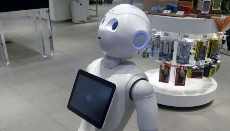 A 26 anni la dottoranda Lucrezia Grassi porta a scuola il robot per il sostegno degli studenti