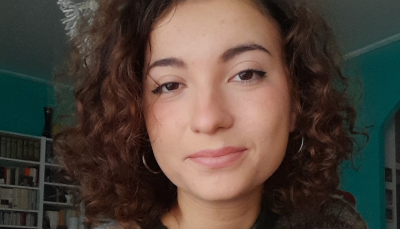 Emma Cori, scrittrice under 25: "La paura di esporsi non passa mai, quindi tanto vale provarci"