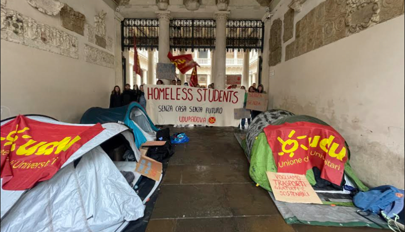 Caro affitti, la protesta continua: tendopoli universitarie in otto città