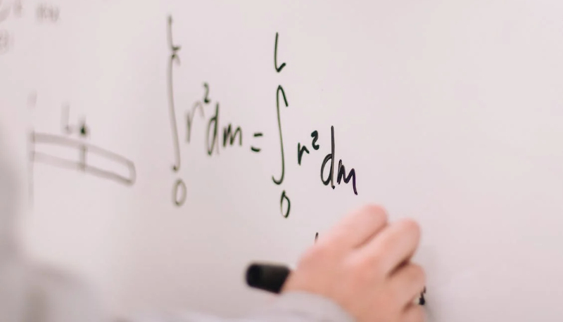 "Zero diverso da uno", dopo la carriera sportiva si iscrive a Fisica e si tatua il primo enunciato imparato