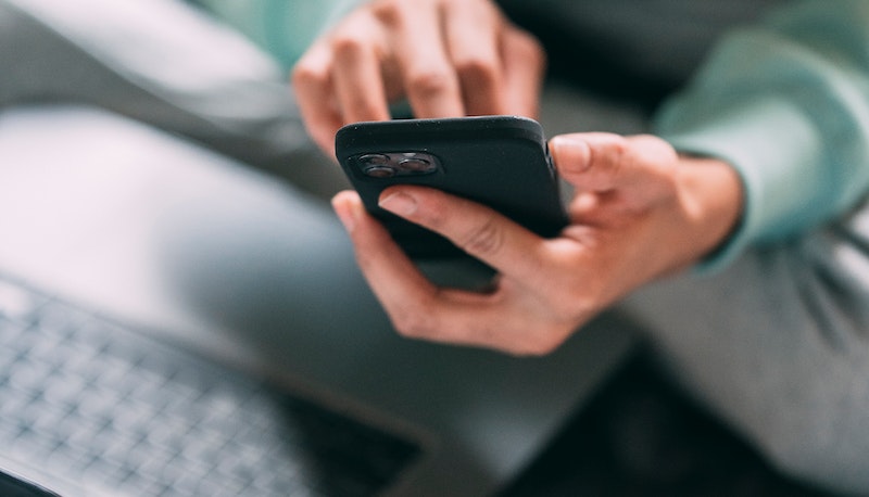 Benessere digitale: i consigli degli esperti per passare meno tempo online e contrastare la FOMO
