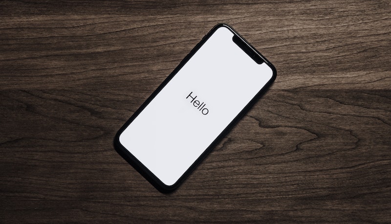 Gli smartphone avranno batterie sostituibili entro il 2027