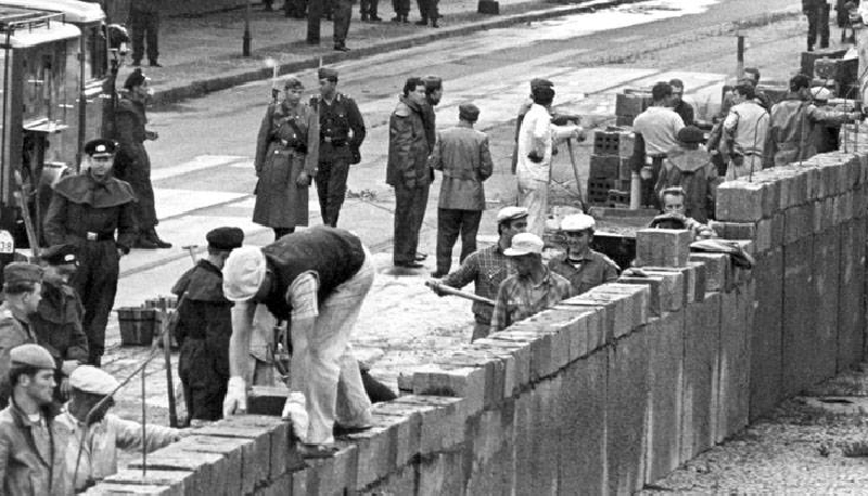 Il 13 agosto 1961 iniziò la costruzione del Muro di Berlino
