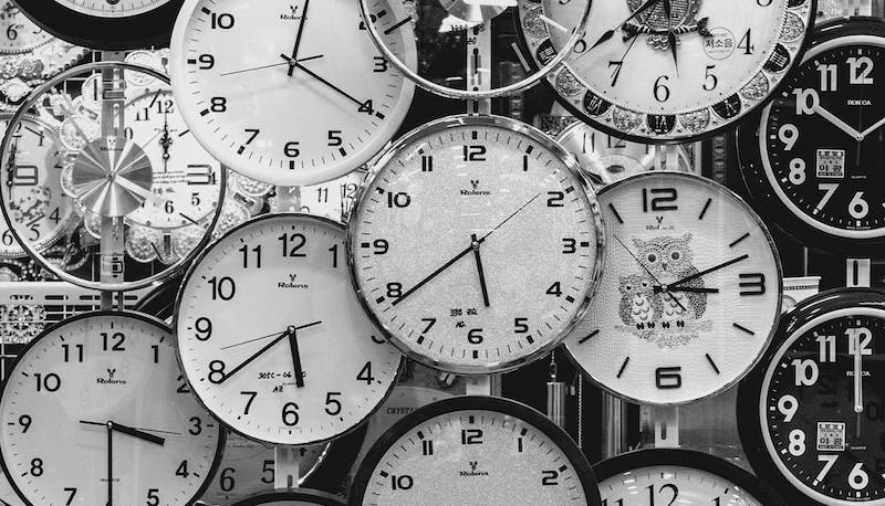 Ora solare 2023, a che ora cambiare gli orologi?