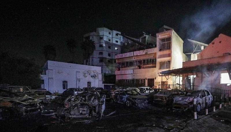Cosa sappiamo finora sul bombardamento sull’ospedale di Gaza
