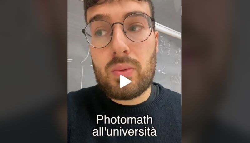 Usa Photomat agli esami, all’orale viene scoperto. Il prof: "Non si laureerà mai in questa università"